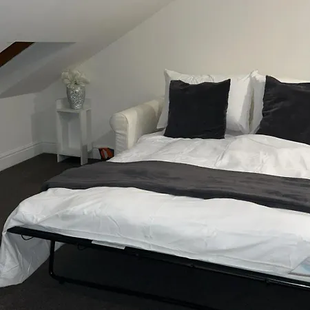 Lovely 1-Bed Studio In Walthamstow London